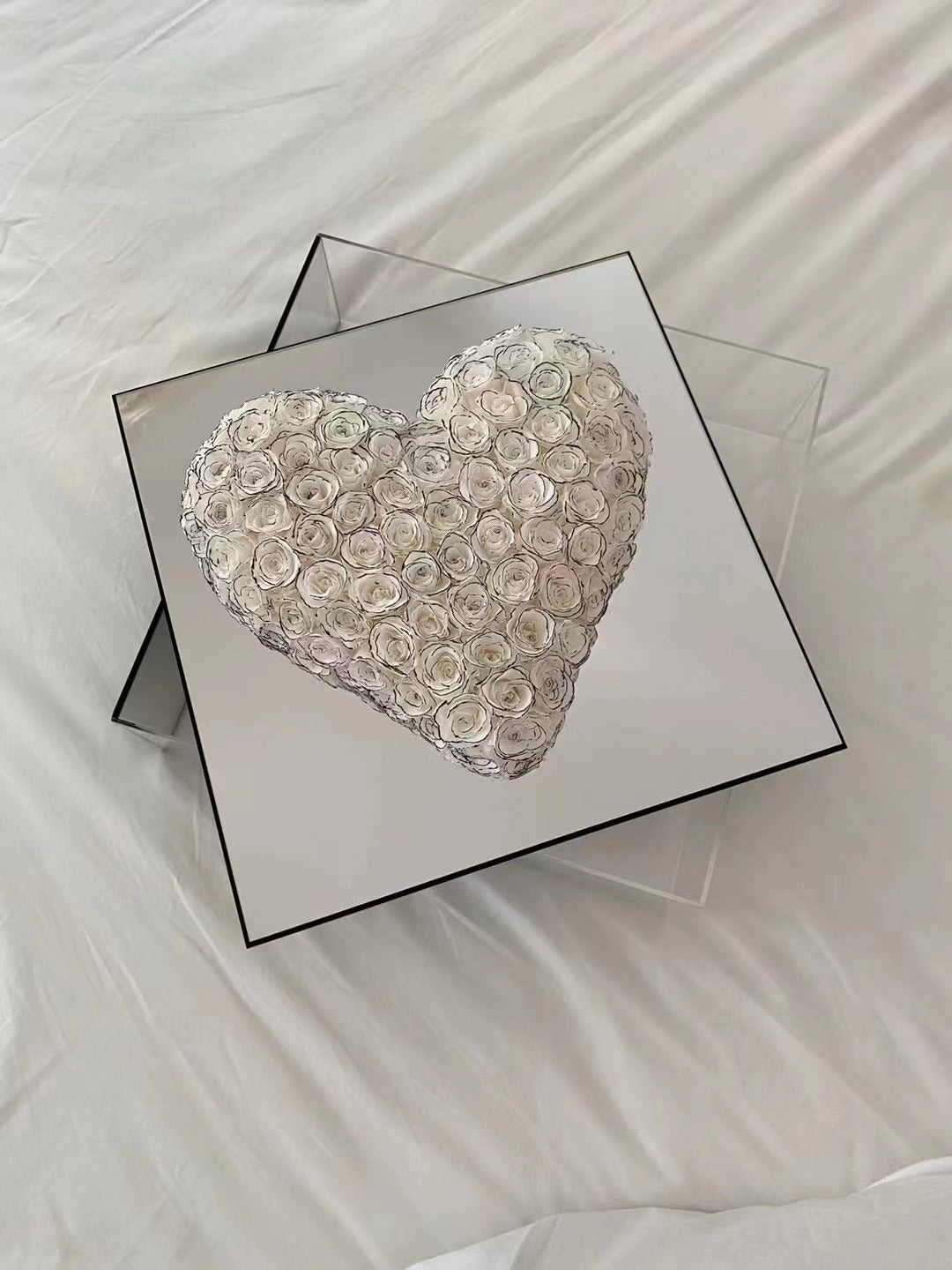 Mirrored Gradient Heart - Medium (everlasting flower)